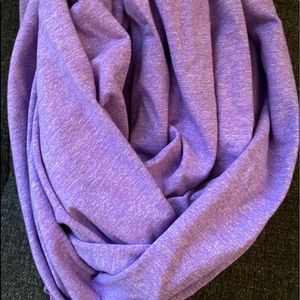 Lululemon Vinyasa scarf light purple perfect condition, only worn a few times